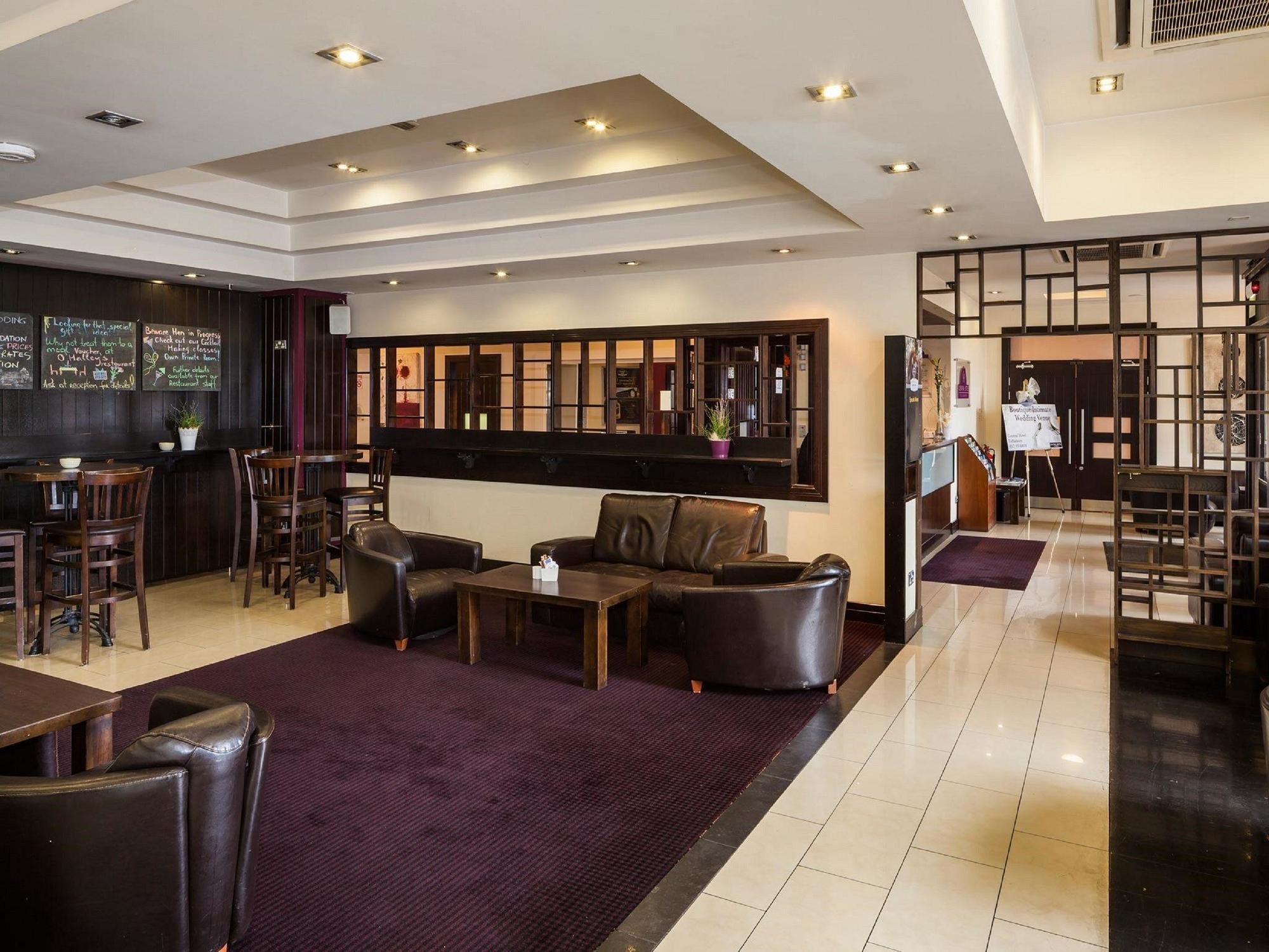 Central Hotel טולאמור מראה חיצוני תמונה